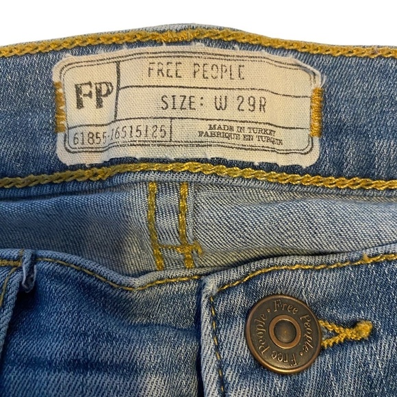 Free People Distressed Knee Straight Leg Jeans Sz 29R - Picture 9 of 9
